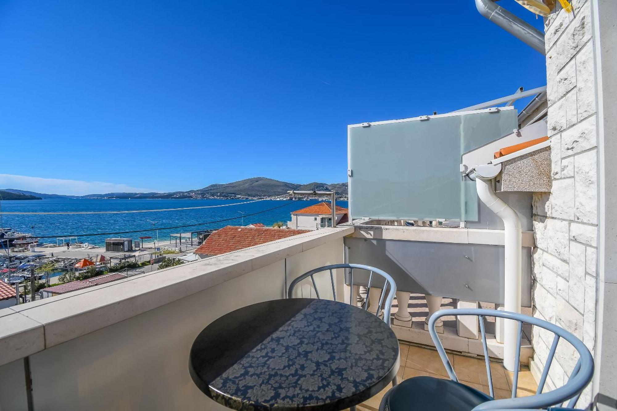 Apartments Anna Trogir Exterior foto